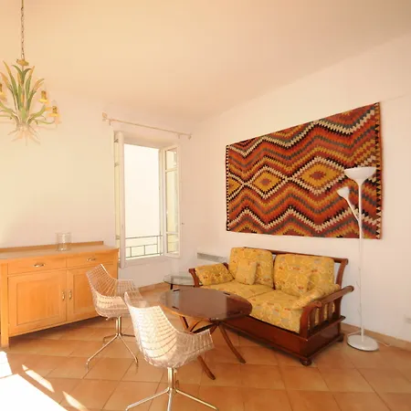Spacieux Deux Au Port Apartment Nice